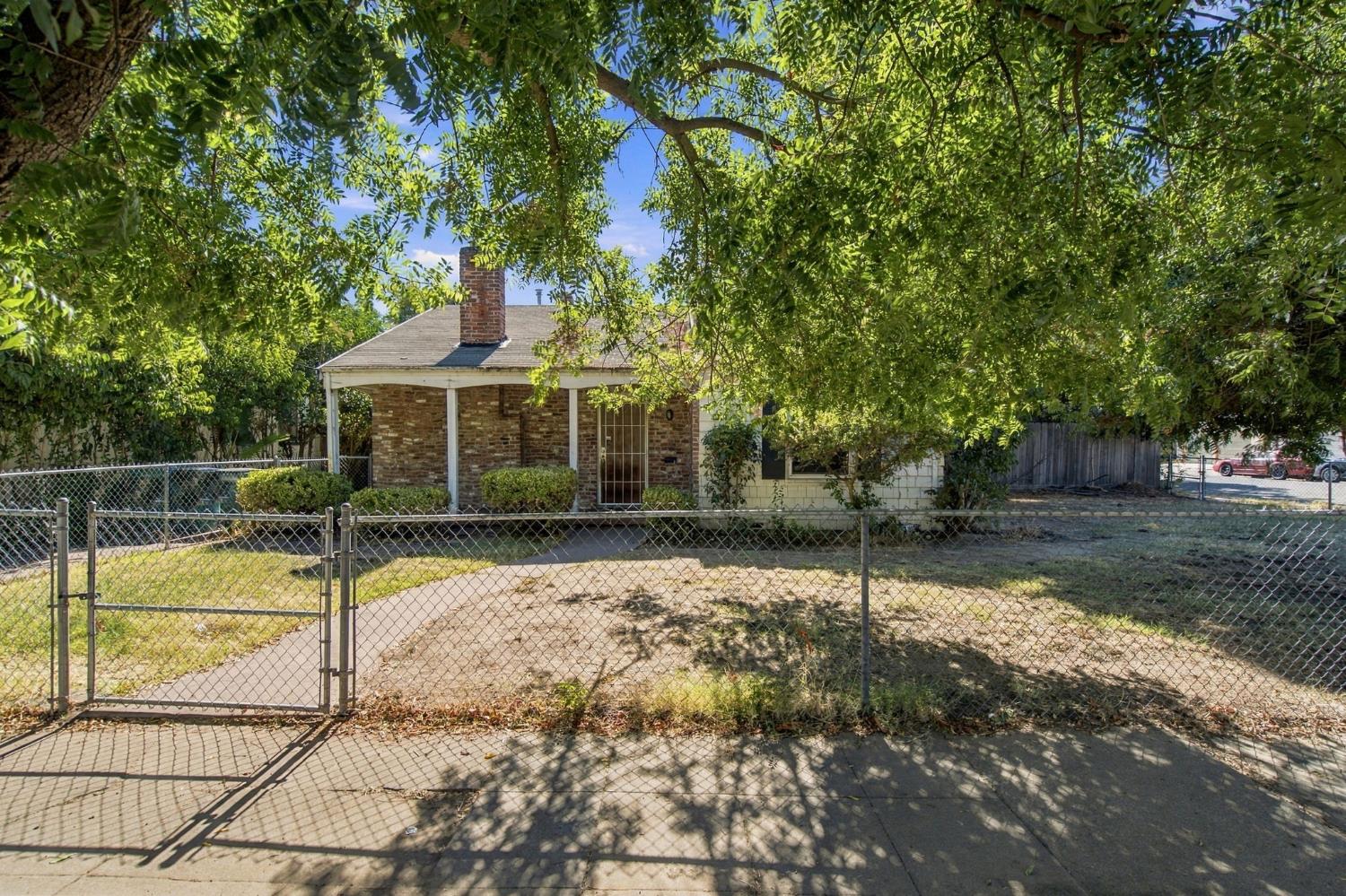 208 E Adams Street
