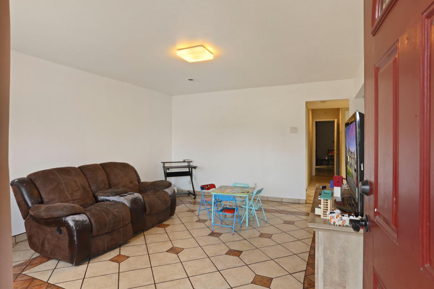 5238 E Sonora Street