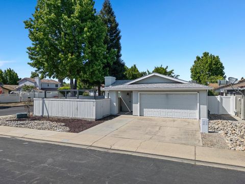 813 St Helena Place, Modesto, CA 95356 - MLS#: 225057306