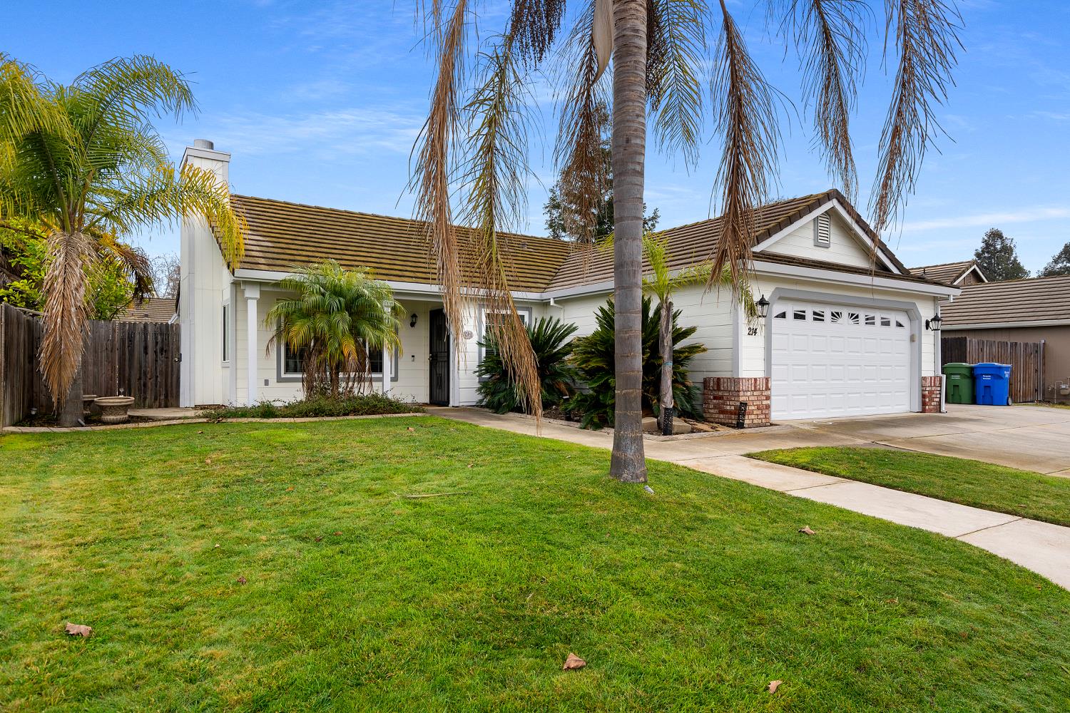 214 N Cinnamon Drive