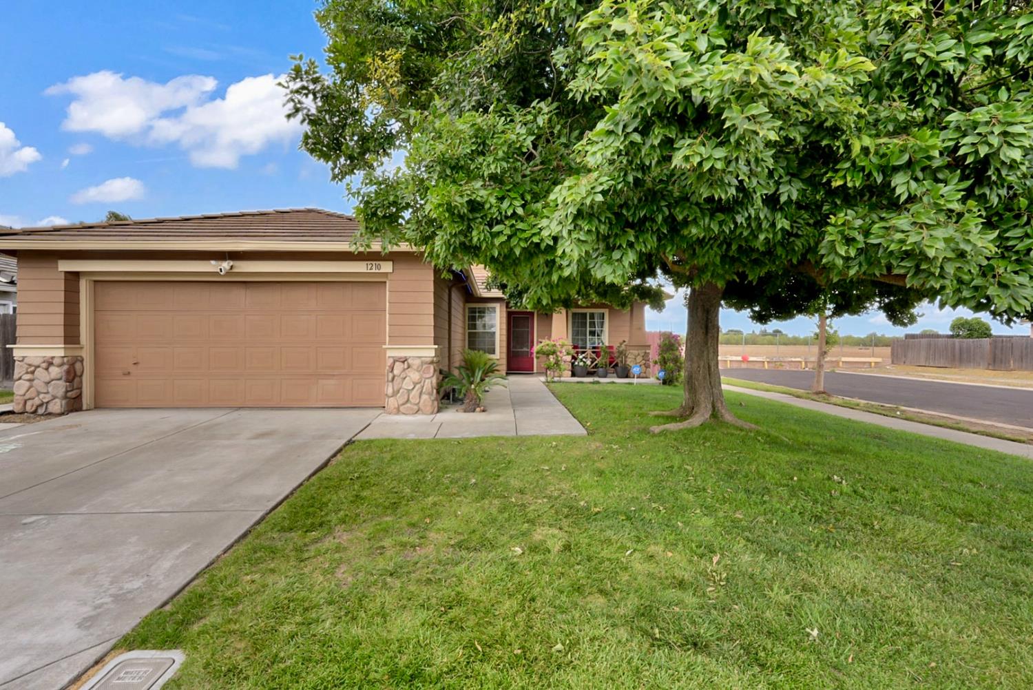 1210 Cherry Oak Lane