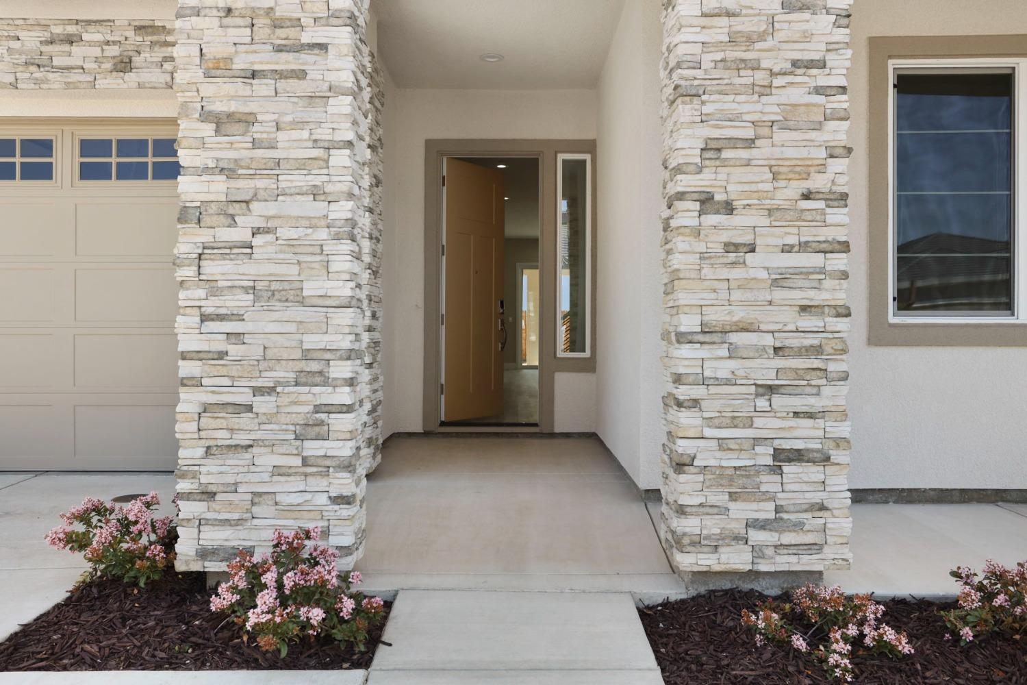 2219 Paramount Lane