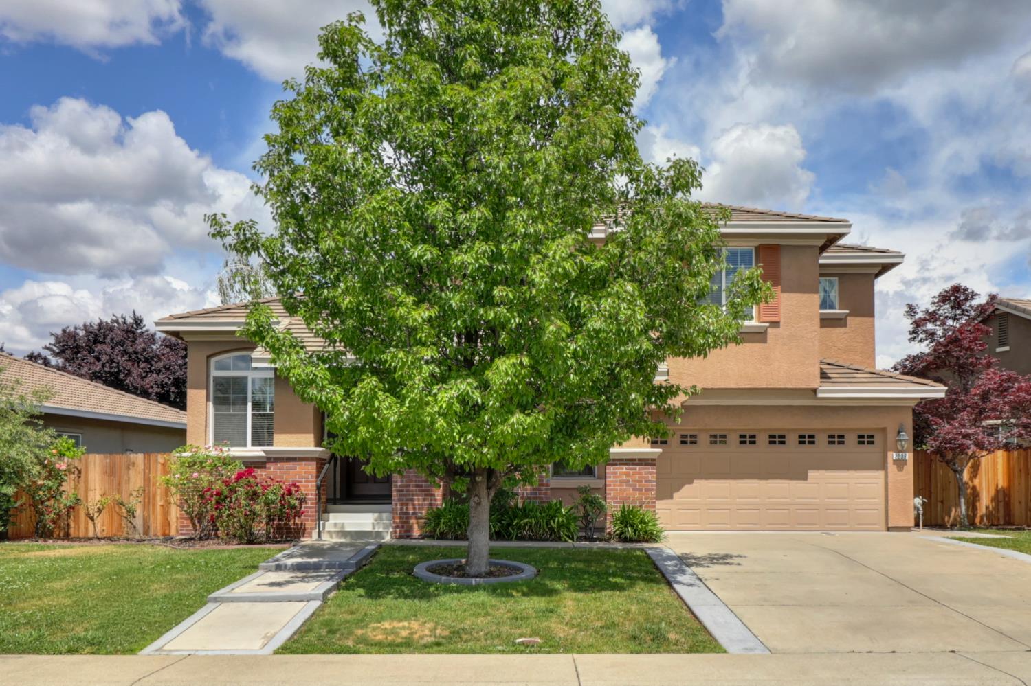 2039 Petruchio Way