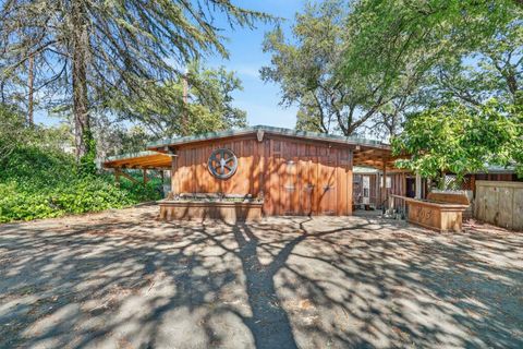 305 Riverview Drive Auburn CA 95603