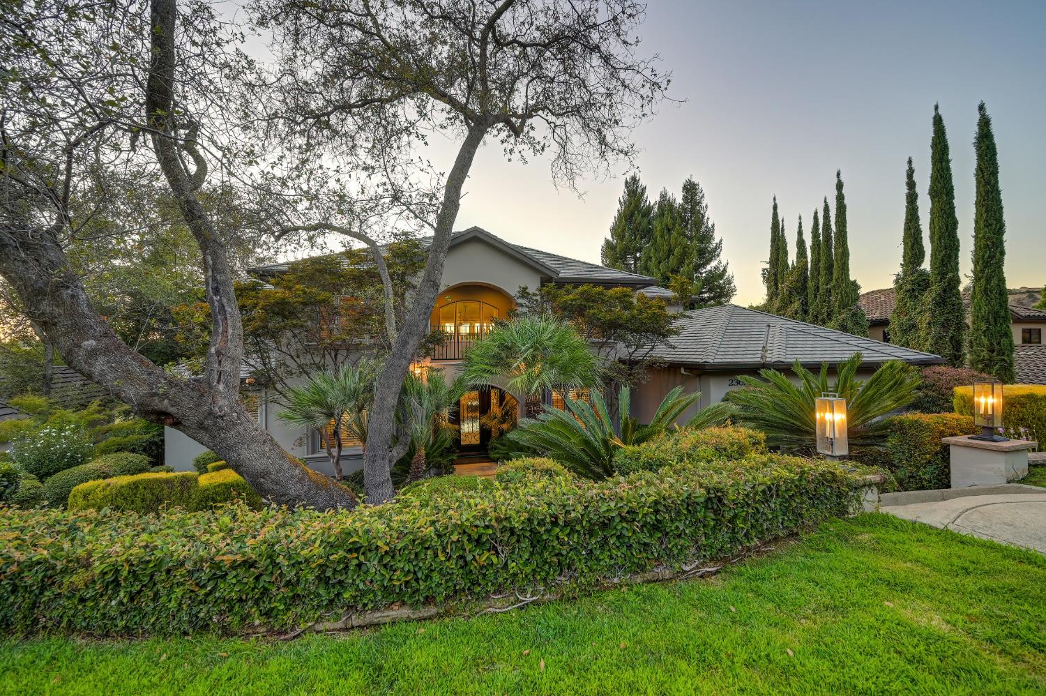 2363 Clubhouse Drive