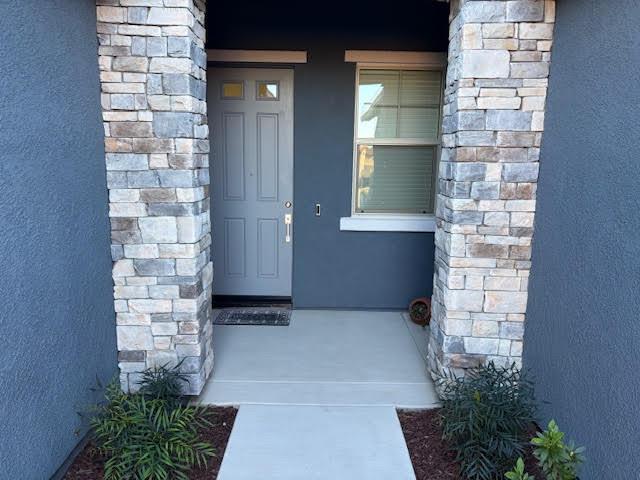 12913 Knightsbrook Avenue