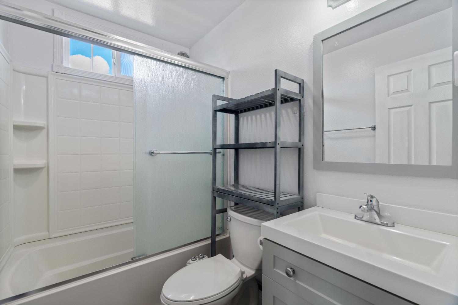 Sacramento, California 95828, United States, 3 Bedrooms Bedrooms, ,2 BathroomsBathrooms,Residential,Active,152038