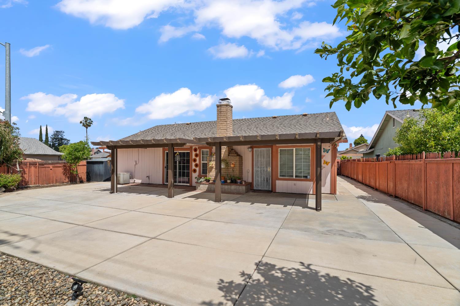 Sacramento, California 95828, United States, 3 Bedrooms Bedrooms, ,2 BathroomsBathrooms,Residential,Active,152038