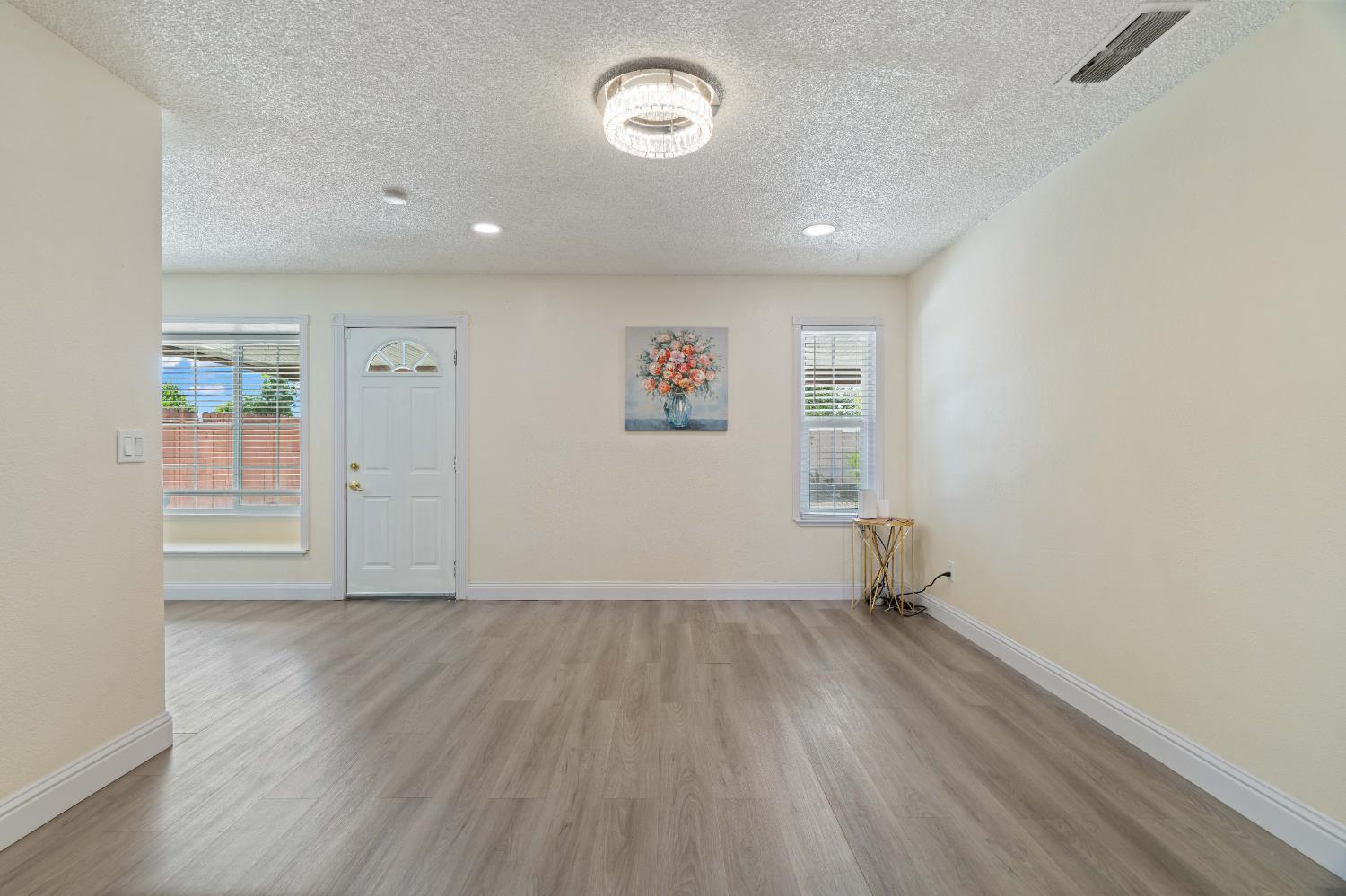 Sacramento, California 95828, United States, 3 Bedrooms Bedrooms, ,2 BathroomsBathrooms,Residential,Active,152038