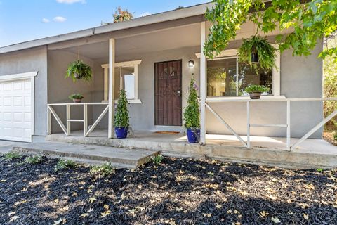 1601 W J Street Oakdale CA 95361