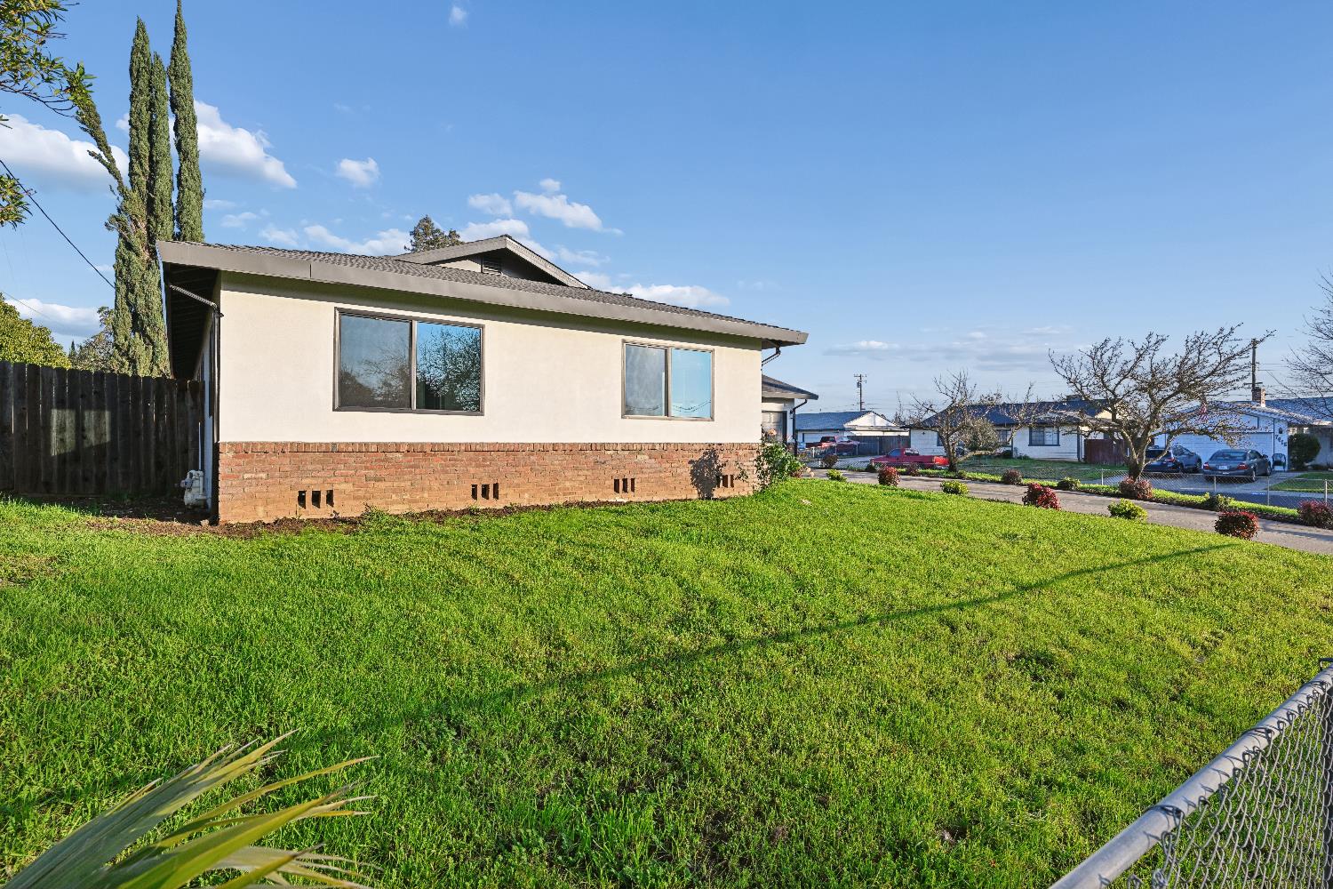 7423 Kingsmen Avenue