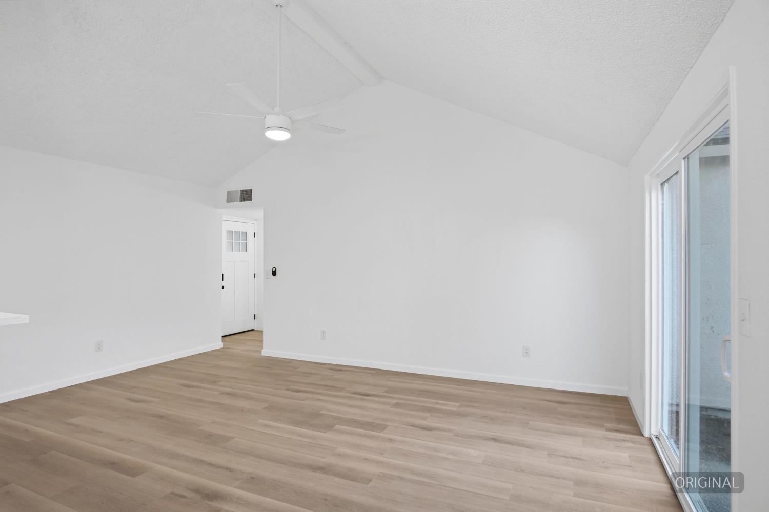 2044 Peggy Lane
