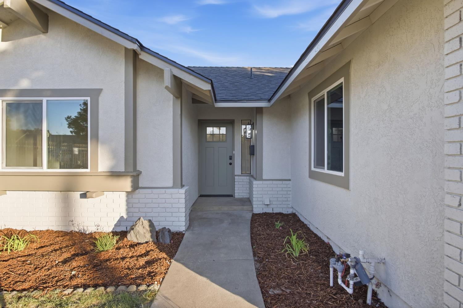 2044 Peggy Lane