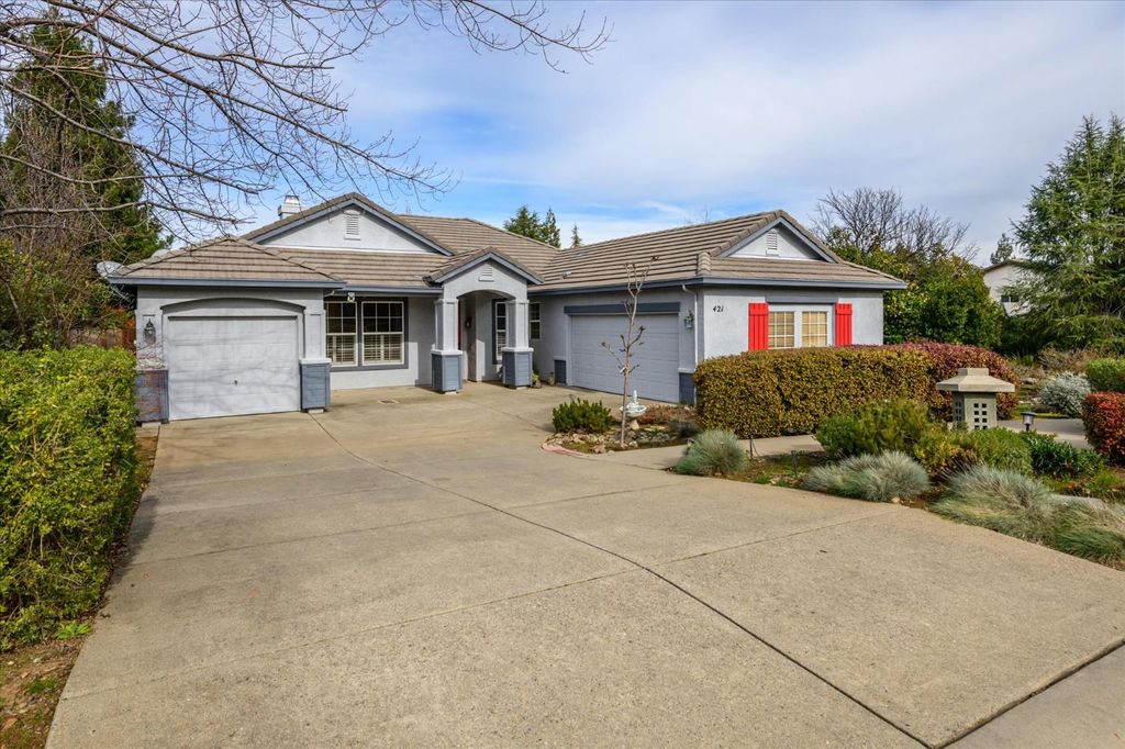 Photo of 421 Ashland Court, Shingle Springs, CA 95682 (MLS # 226005455)