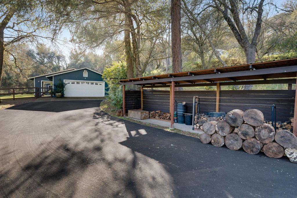 Photo of 4460 Fawn Street, Shingle Springs, CA 95682 (MLS # 226012223)