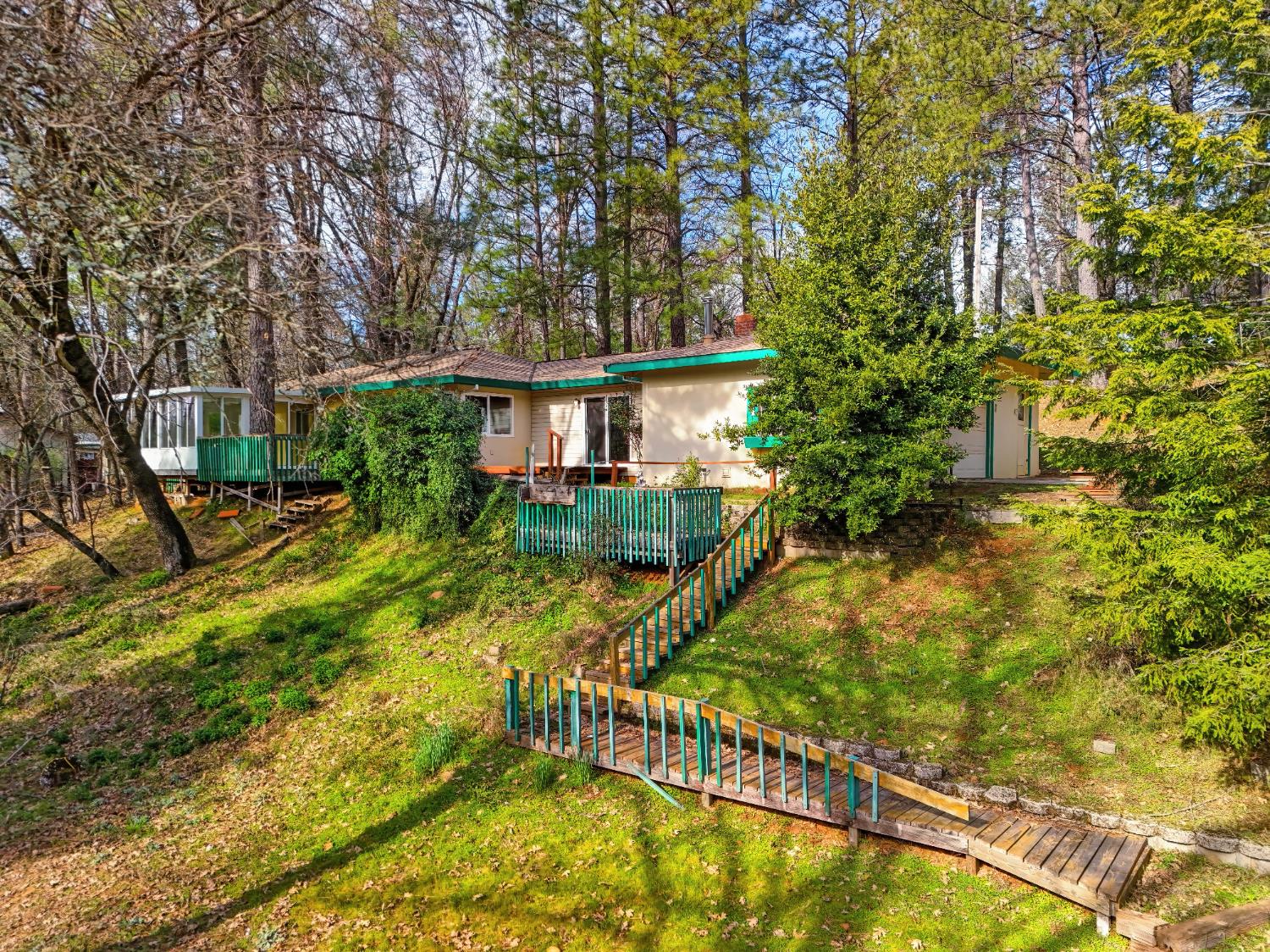 427 Golden Oak Drive