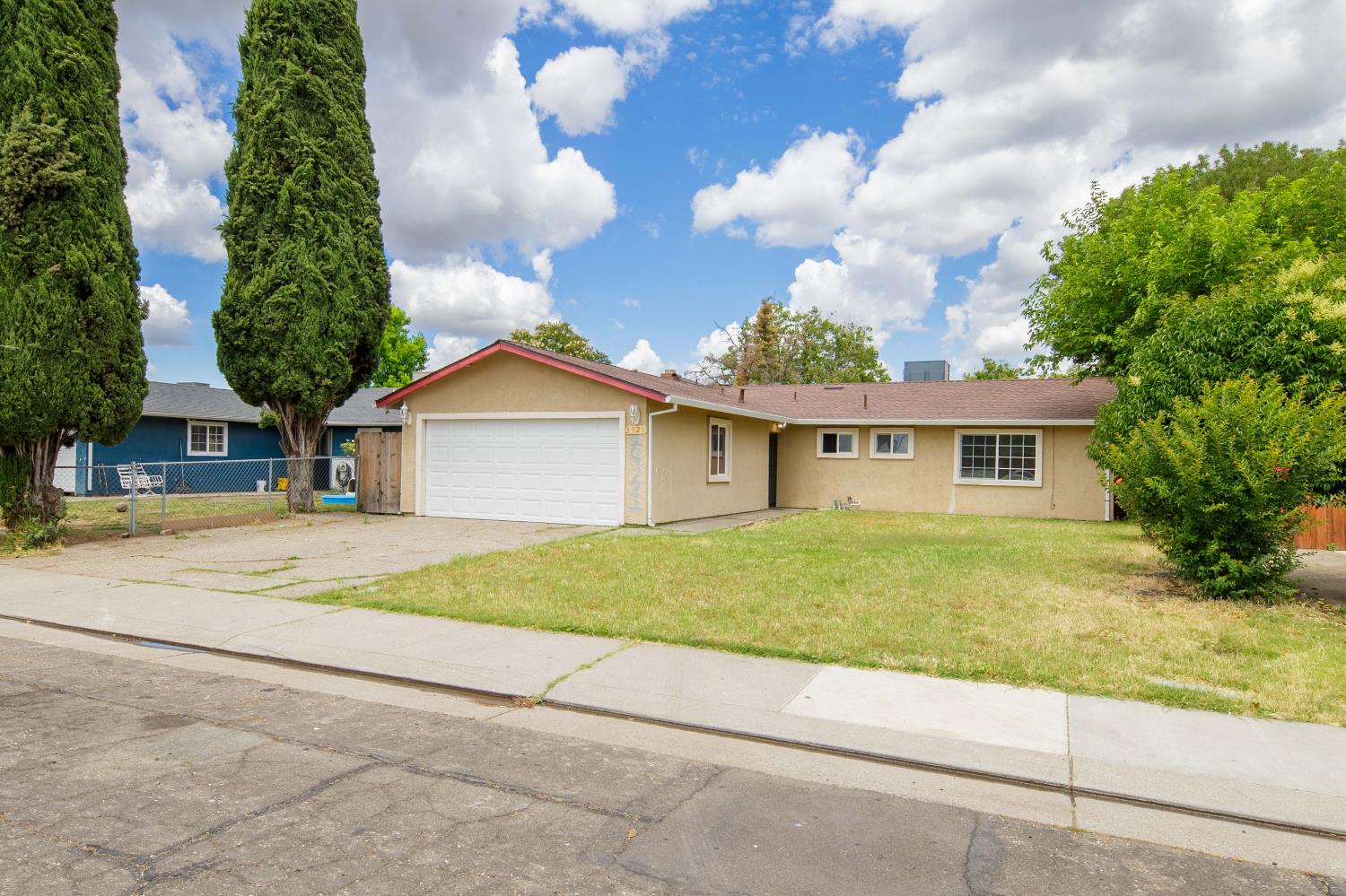 1921 Valmora Drive