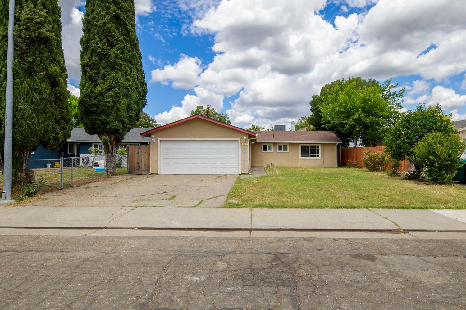 1921 Valmora Drive