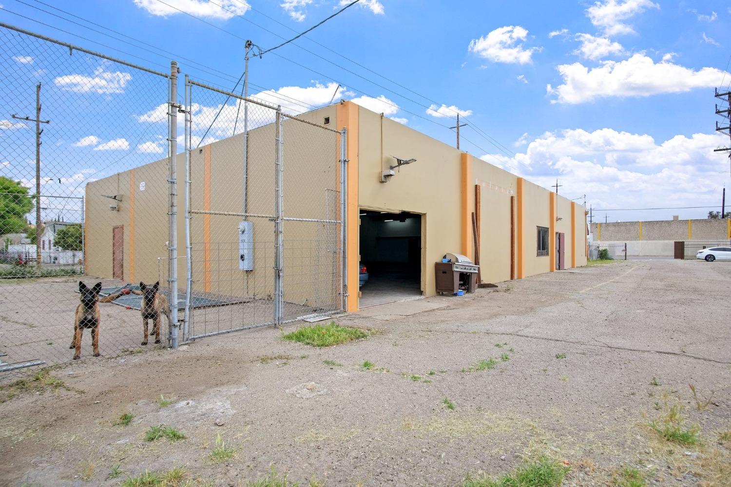 609 S San Joaquin Street