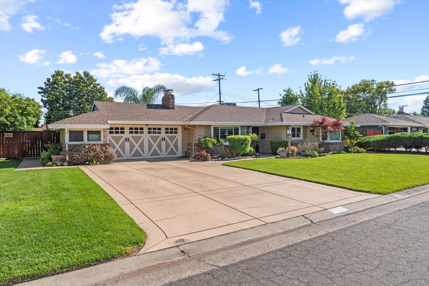 3240 Ben Lomondo Drive