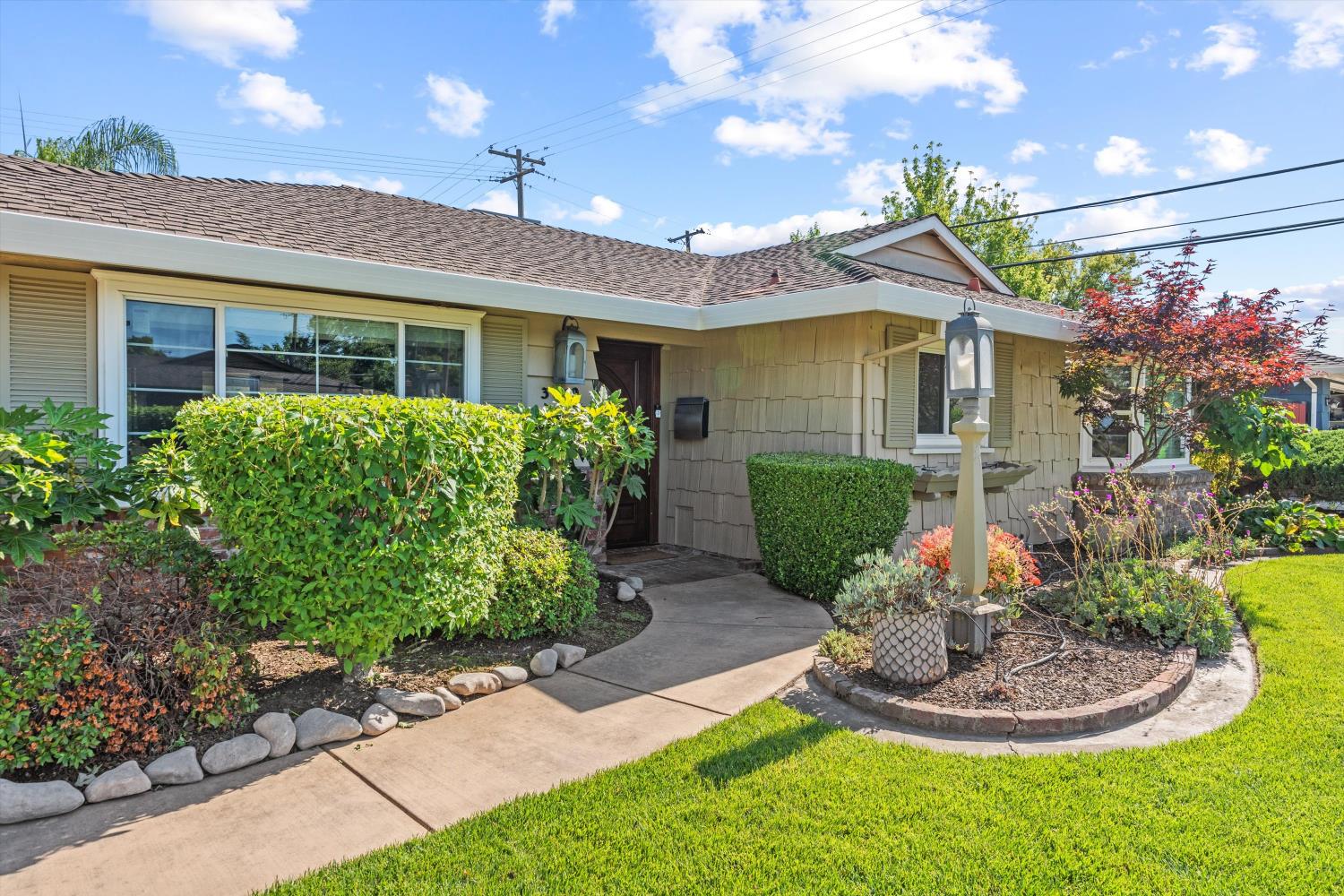 3240 Ben Lomondo Drive