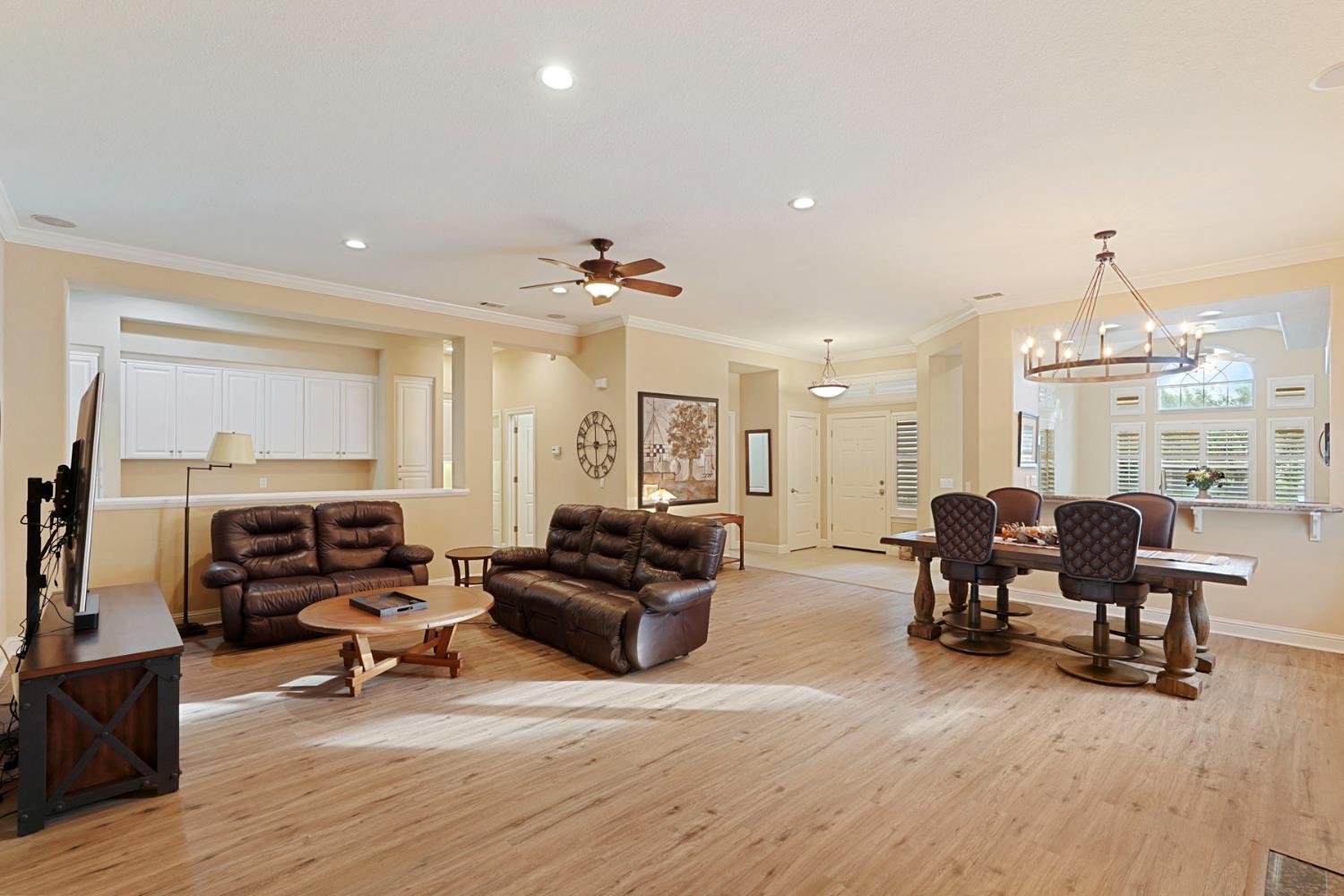 2937 Heritage Oak Way