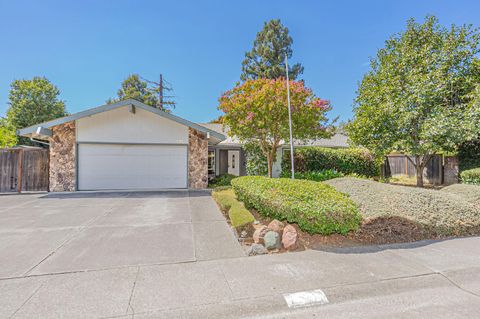 621 Marina Circle Davis CA 95616