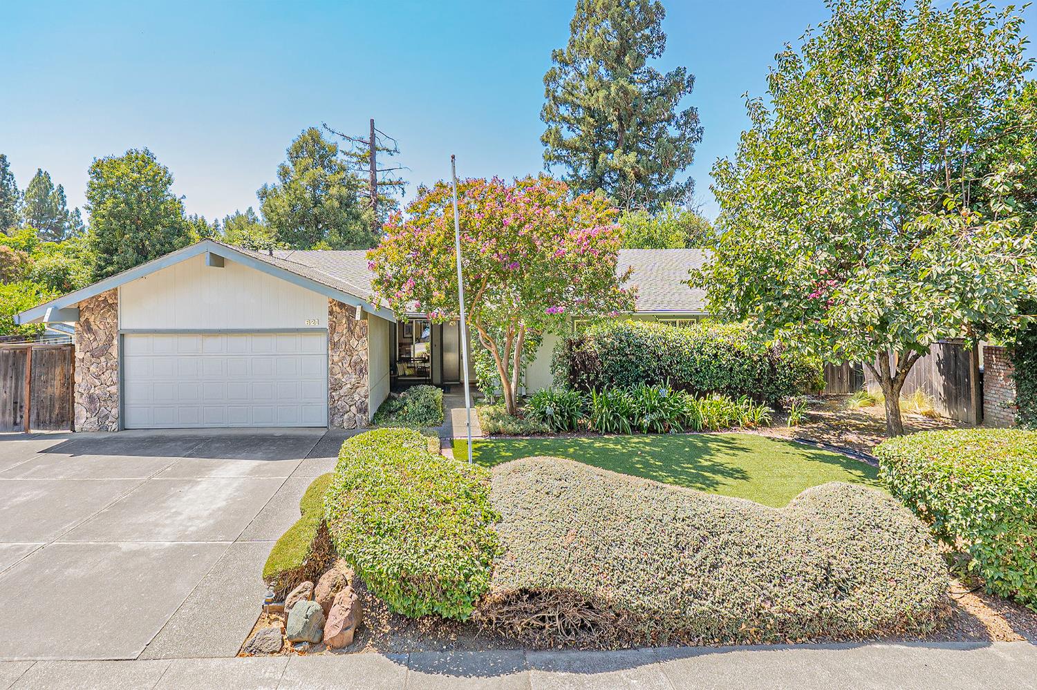 621 Marina Circle