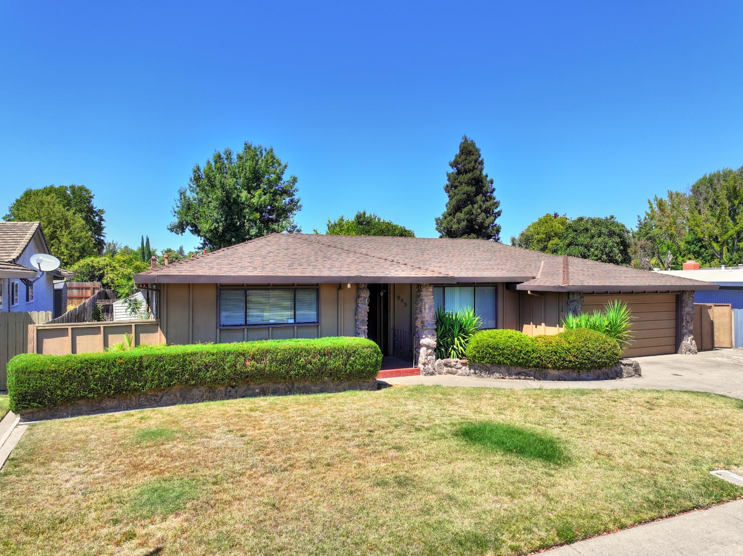 945 Trestle Glen Way