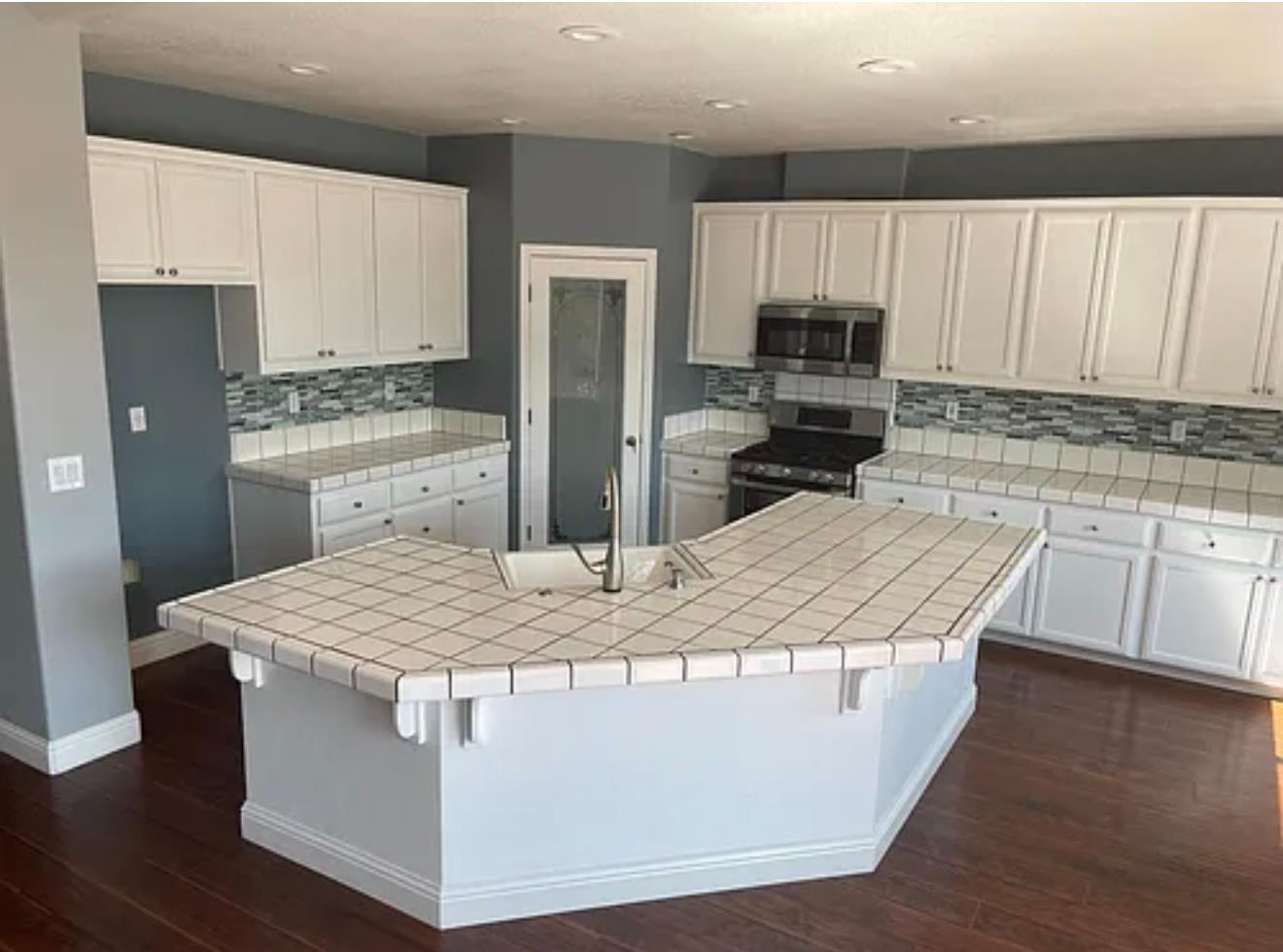 2018 Peregrine Street