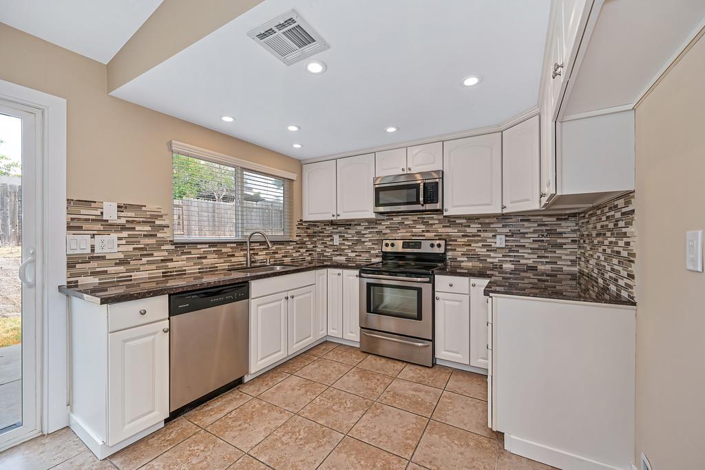 7361 Verdugo Way