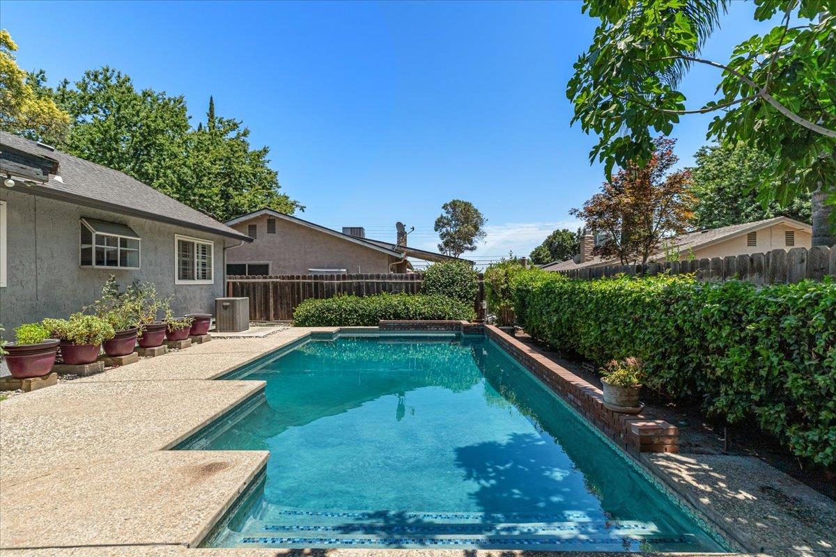 Modesto, California 95355, United States, 4 Bedrooms Bedrooms, ,3 BathroomsBathrooms,Residential,Active,164811