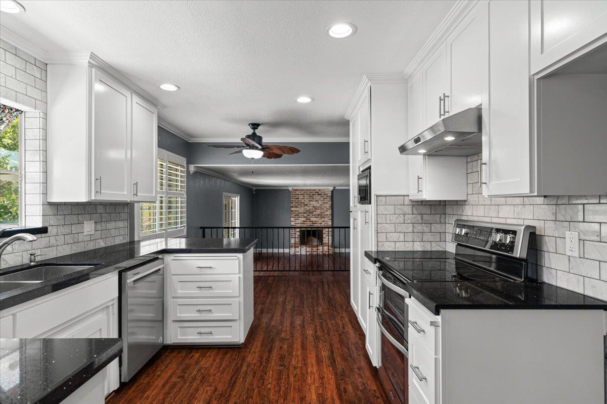 Modesto, California 95355, United States, 4 Bedrooms Bedrooms, ,3 BathroomsBathrooms,Residential,Active,164811