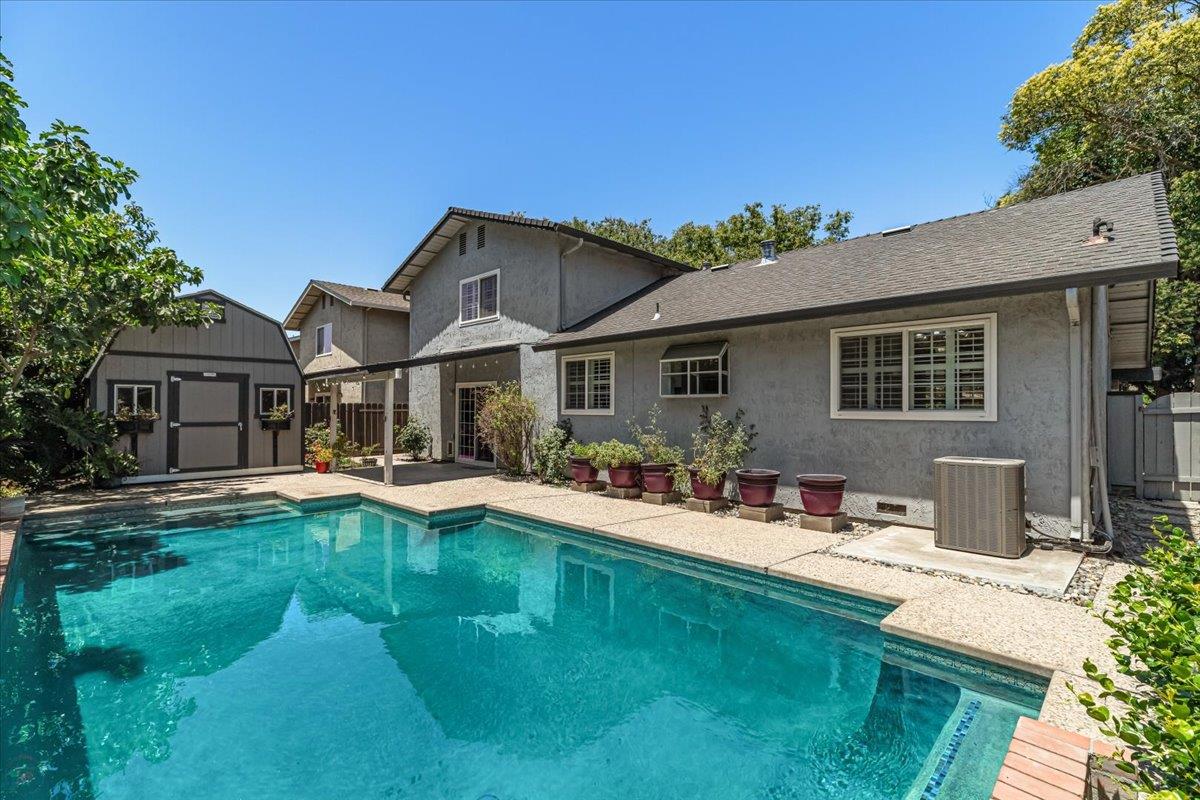 Modesto, California 95355, United States, 4 Bedrooms Bedrooms, ,3 BathroomsBathrooms,Residential,Active,164811