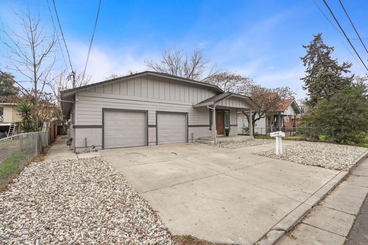 3707 N California Street