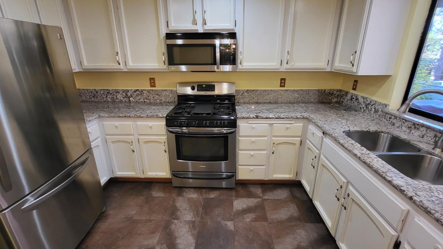 11464 Torrey Pines Drive