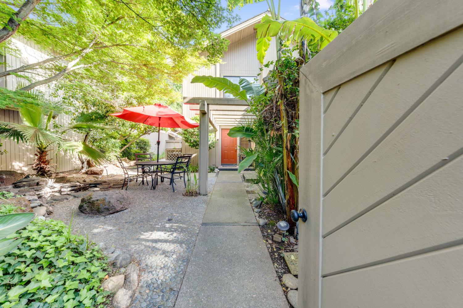 1973 Discovery Village Lane