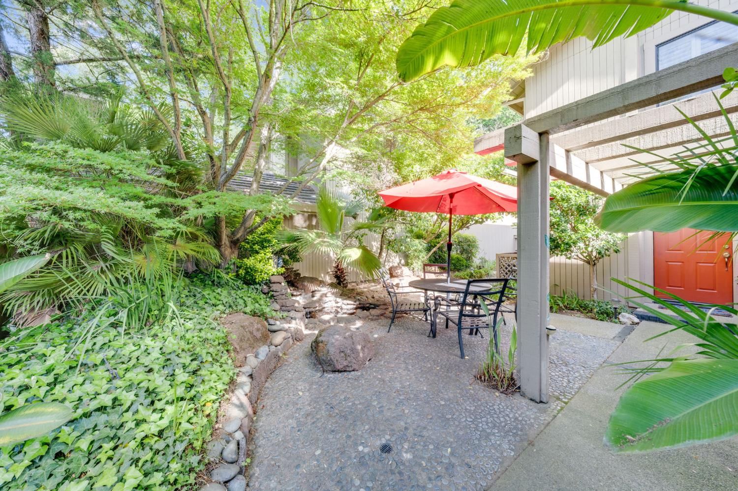 1973 Discovery Village Lane