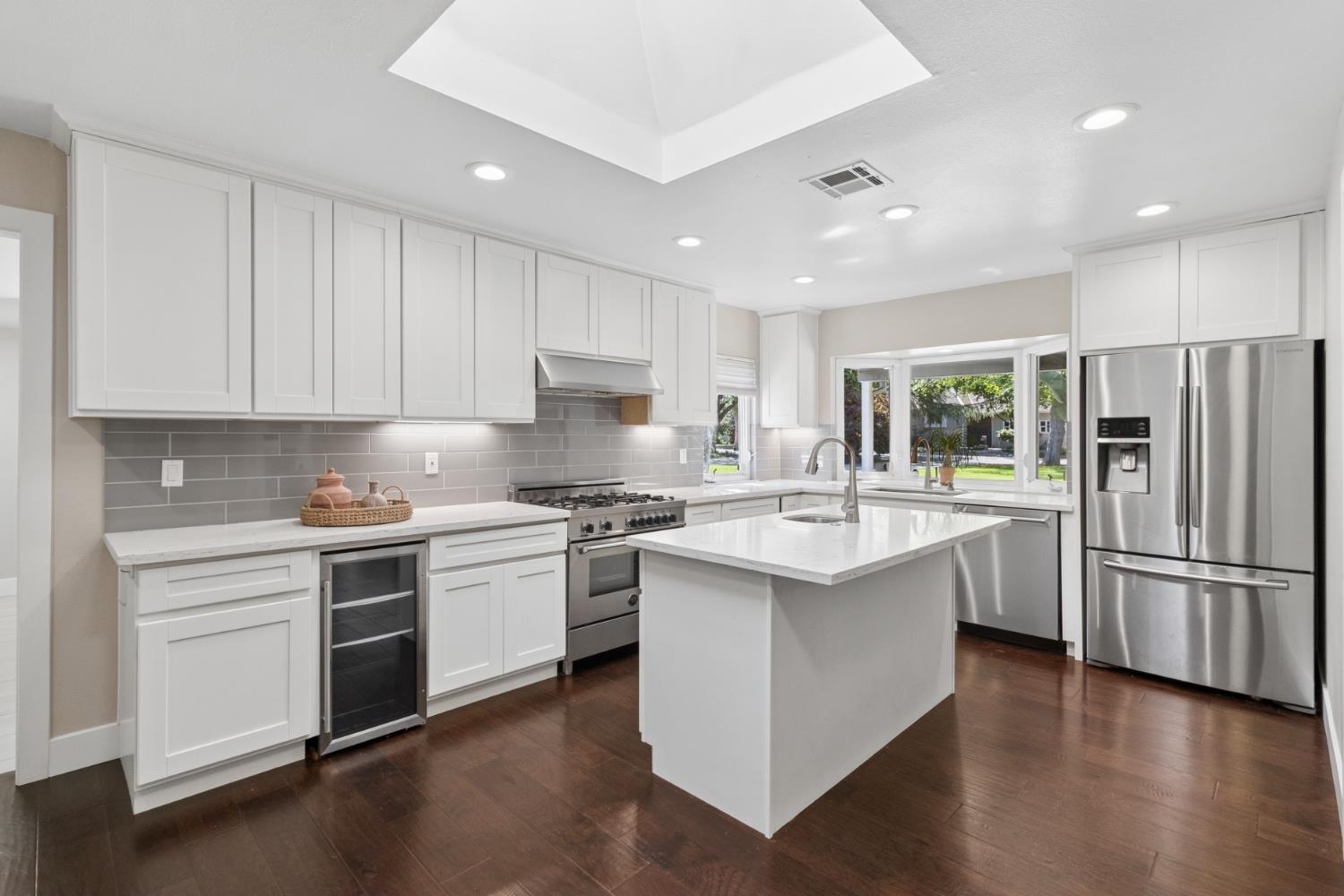 3410 W Country Club Lane