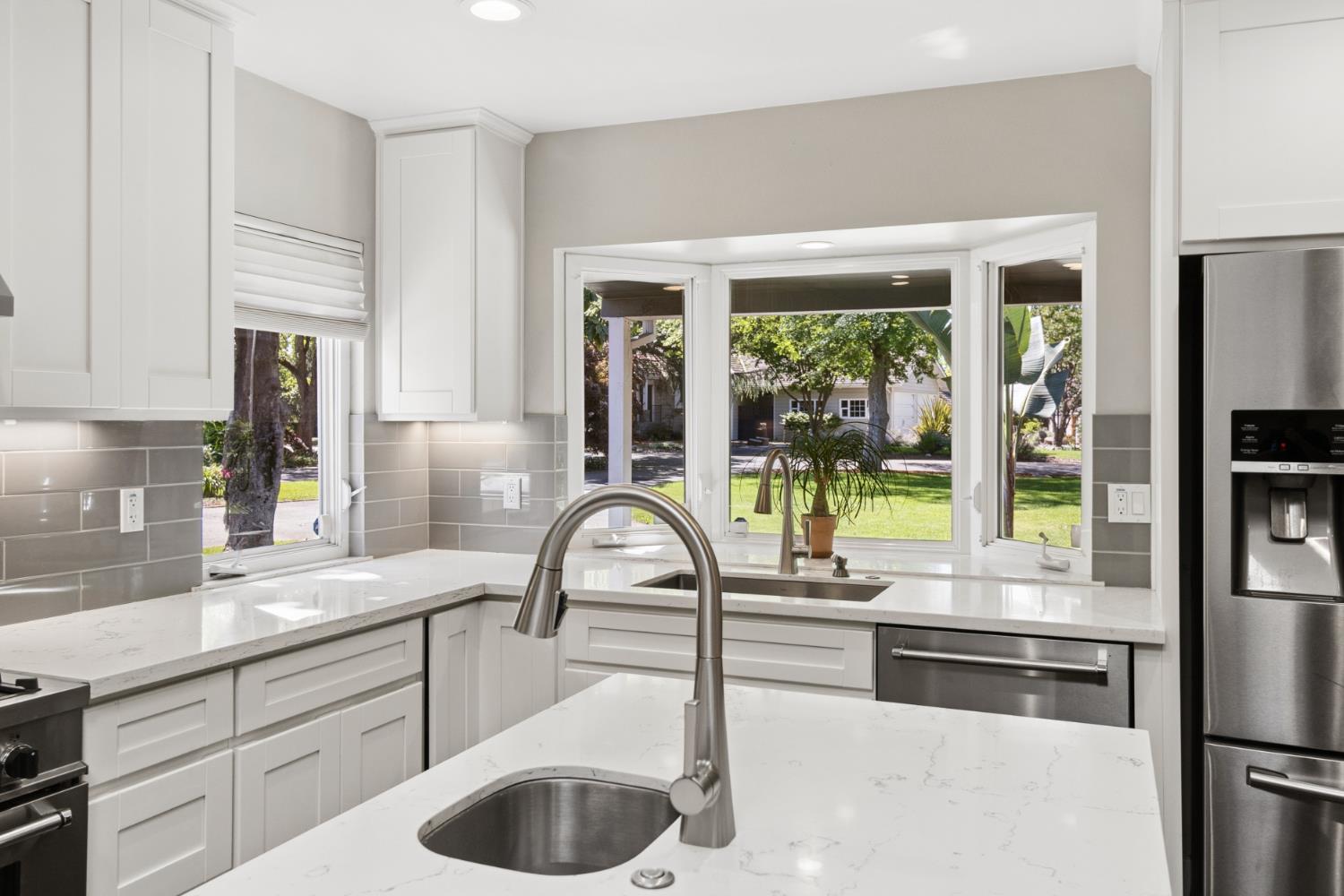 3410 W Country Club Lane