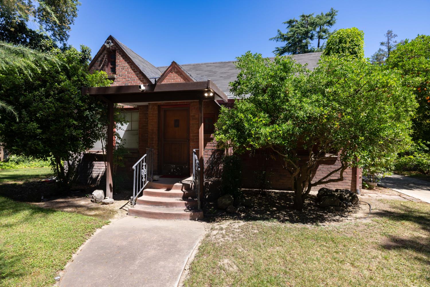 4919 E Morada Lane