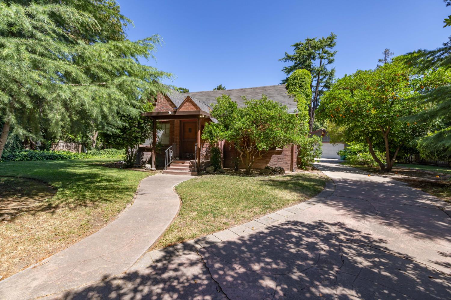 4919 E Morada Lane