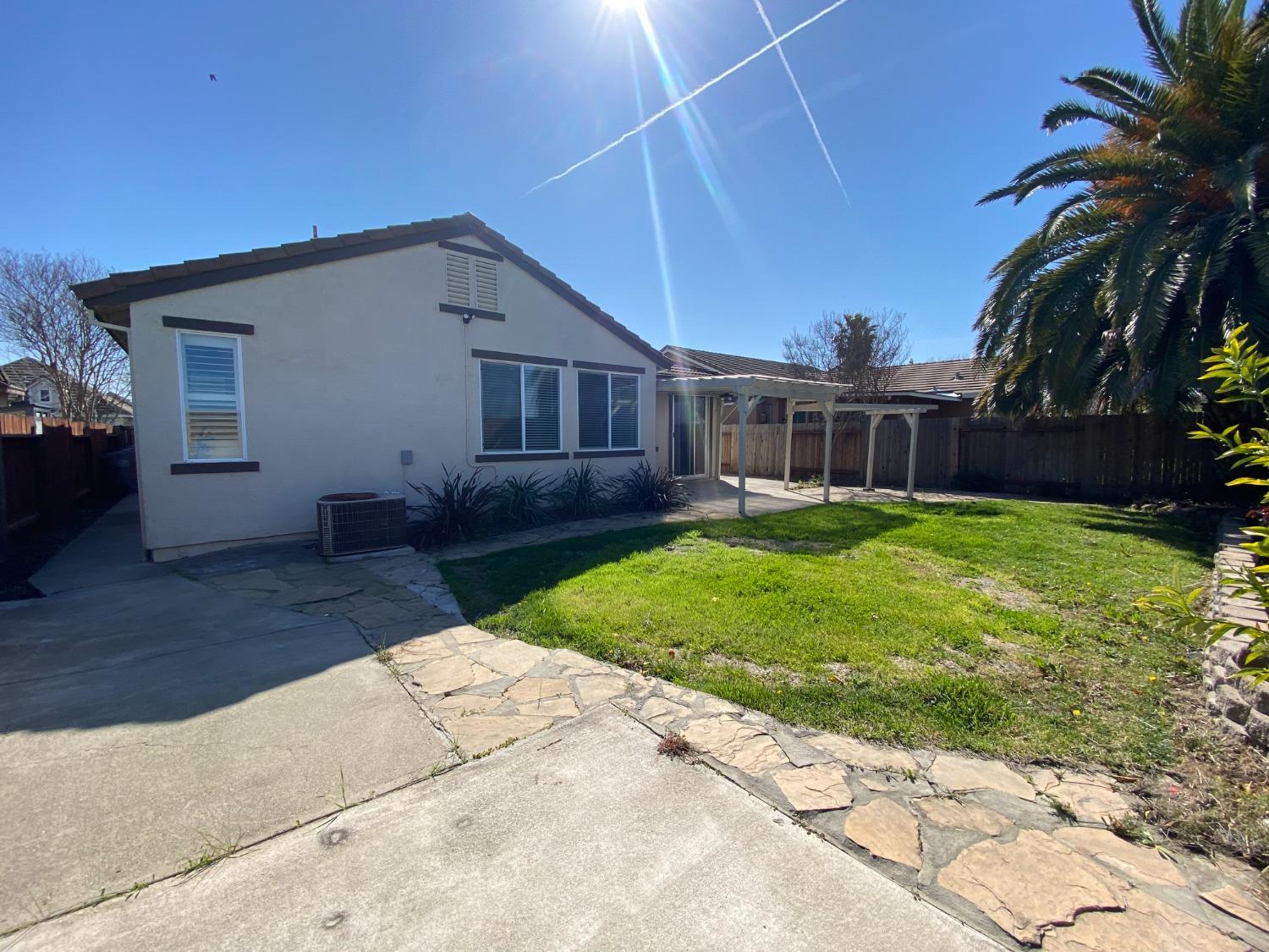 Sacramento, California 95835, United States, 3 Bedrooms Bedrooms, ,2 BathroomsBathrooms,Residential,Pending,87384