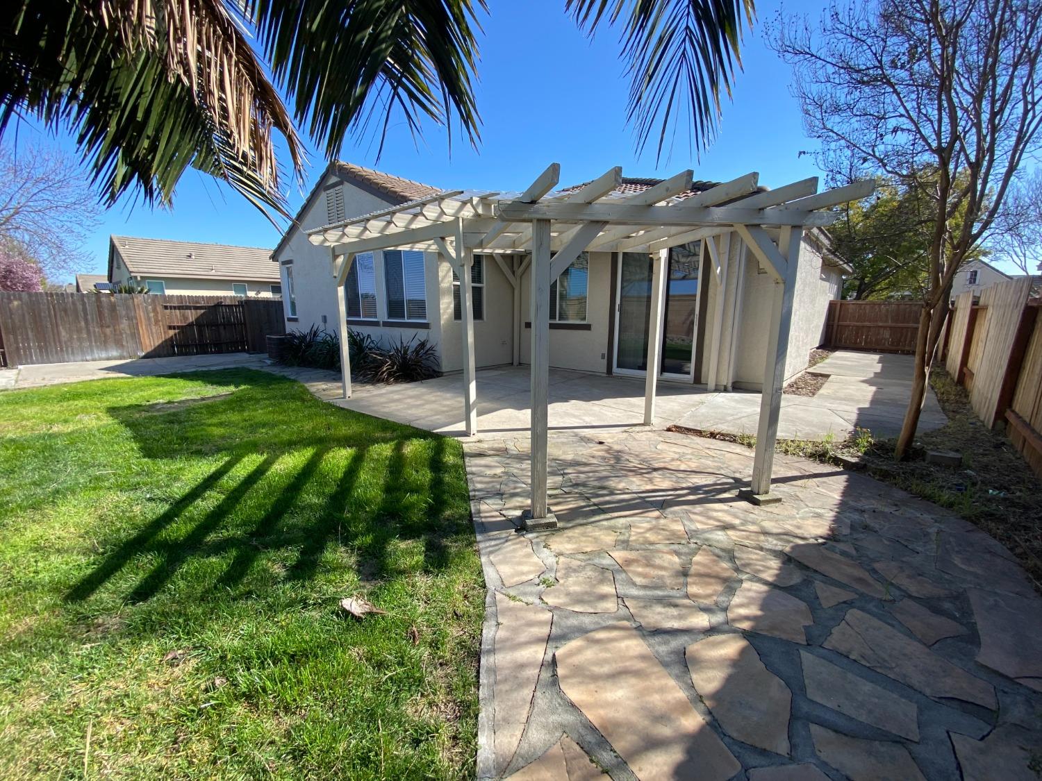 Sacramento, California 95835, United States, 3 Bedrooms Bedrooms, ,2 BathroomsBathrooms,Residential,Pending,87384