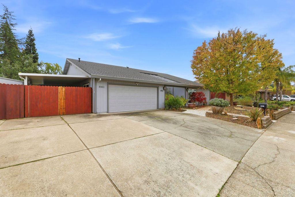 Photo of 8961 Van Gogh Circle, Fair Oaks, CA 95628 (MLS # 225147263)