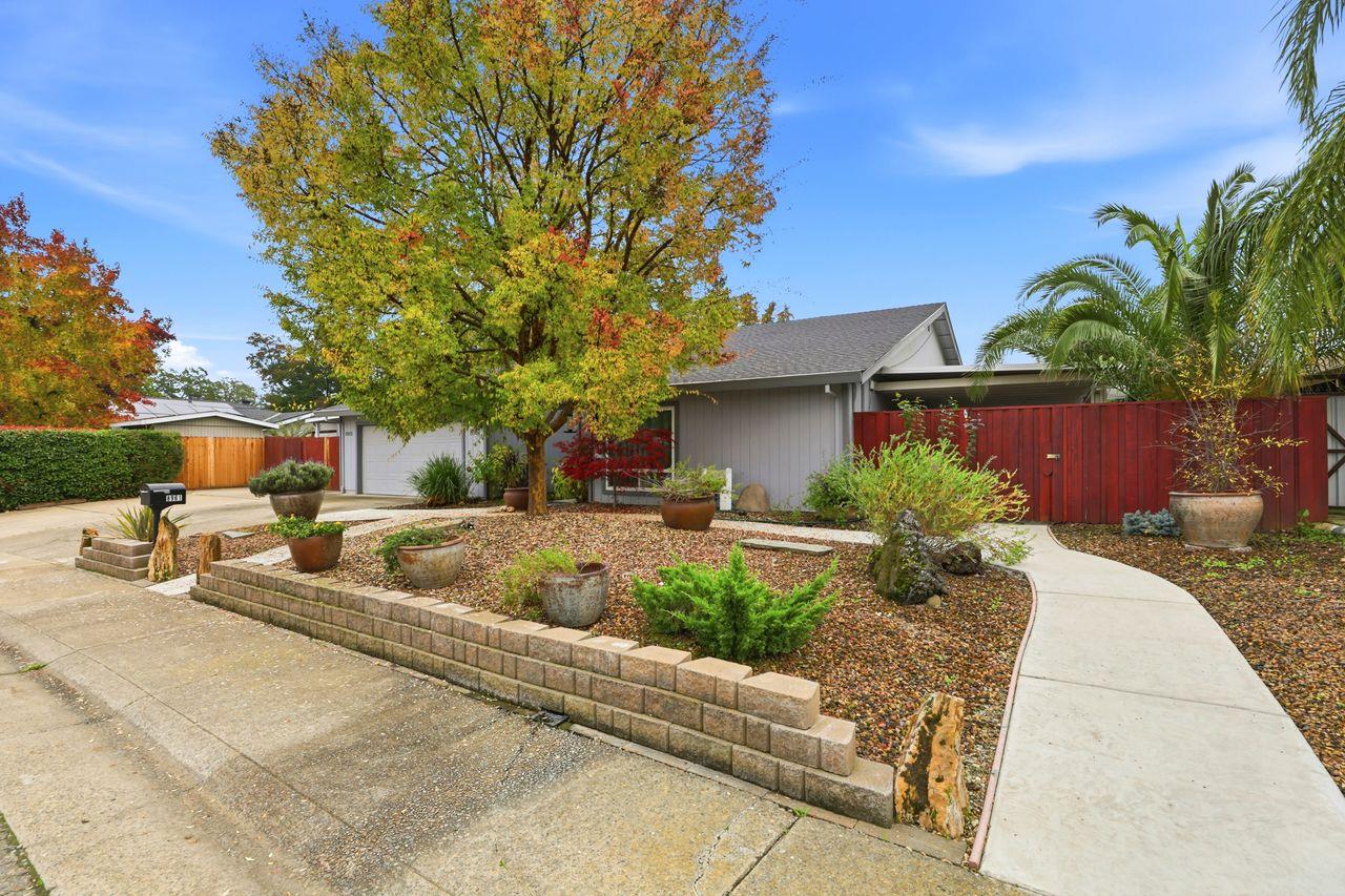 8961 Van Gogh Circle