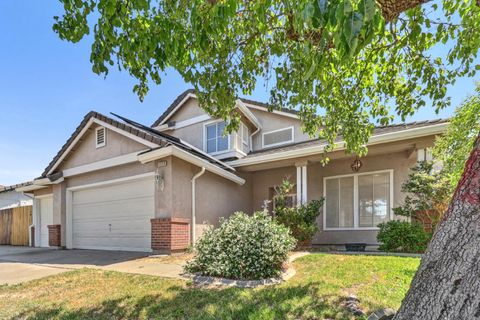 1115 Thornbridge Drive Galt CA 95632