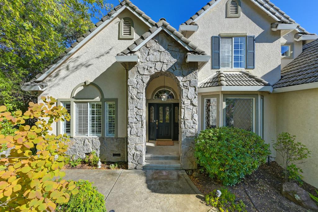 4537 Mountaingate Drive