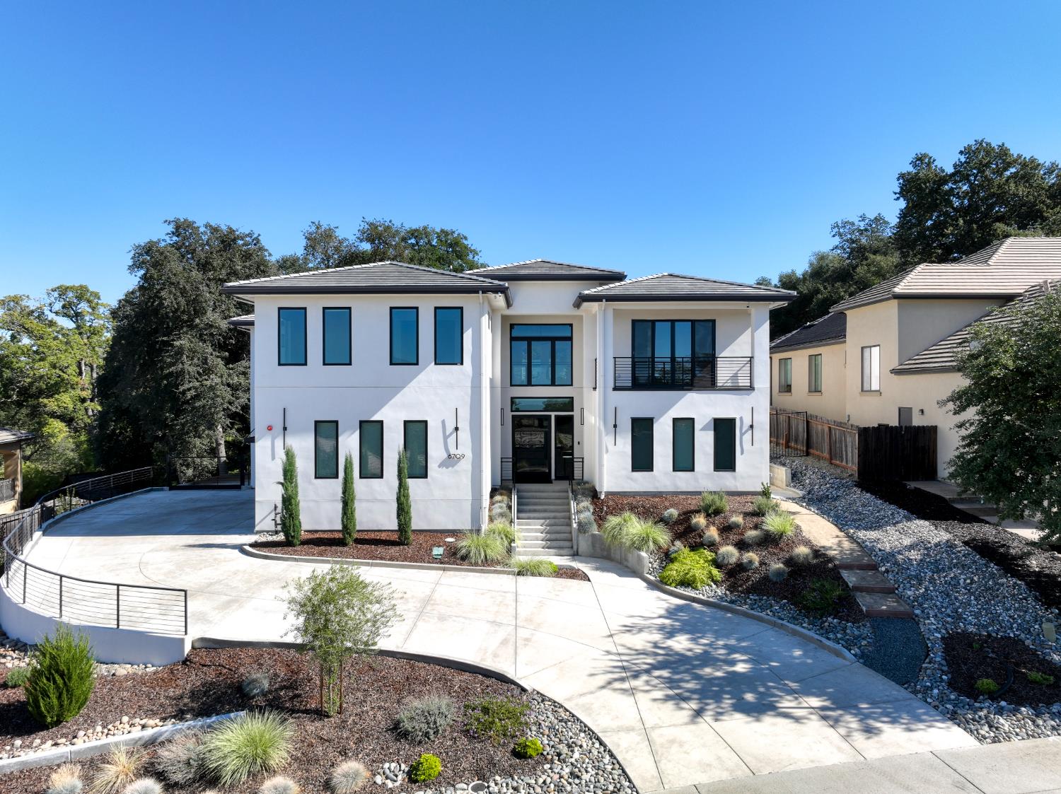6709 Monument Springs Drive