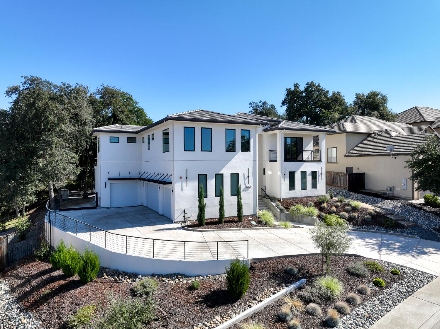 6709 Monument Springs Drive